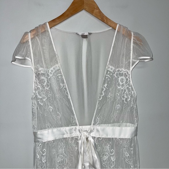 Victoria’s Secret Robe Size Medium White Lace Mesh Flutter Cap Sleeve Open Satin - Picture 3 of 8